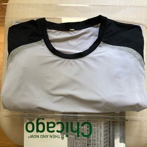 Lululemon Men's short Sleeve Shirt